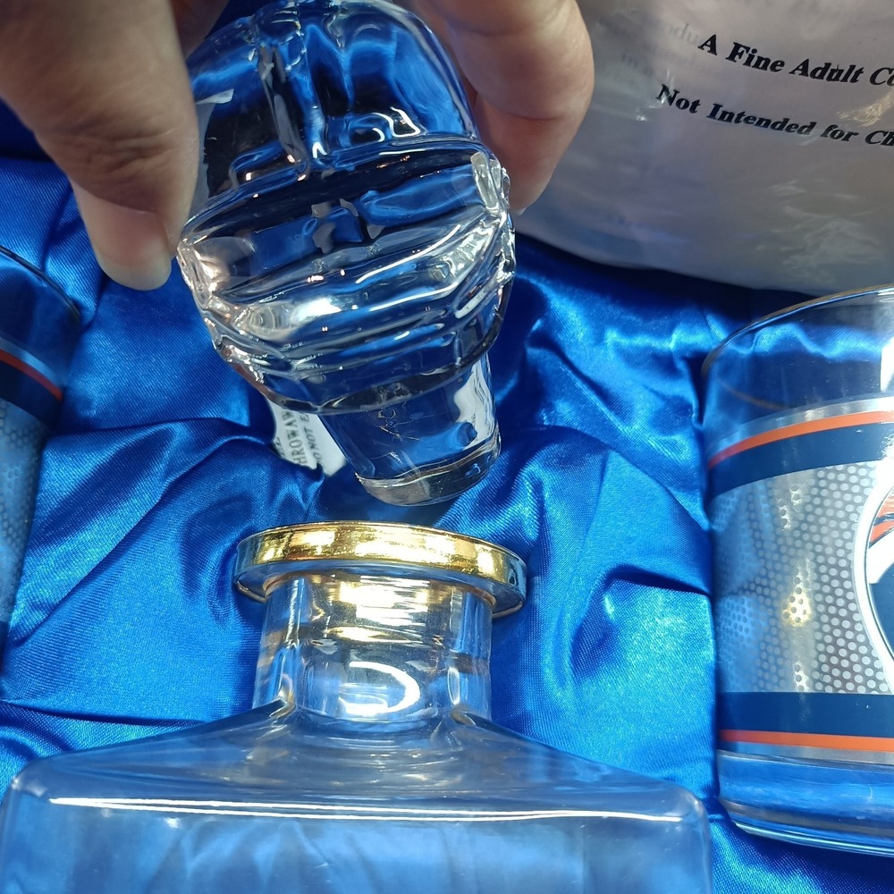Denver Broncos Football Whiskey Decanter & 4 Glasses Bradford Exchange W/Box COA - Picture 4 of 8